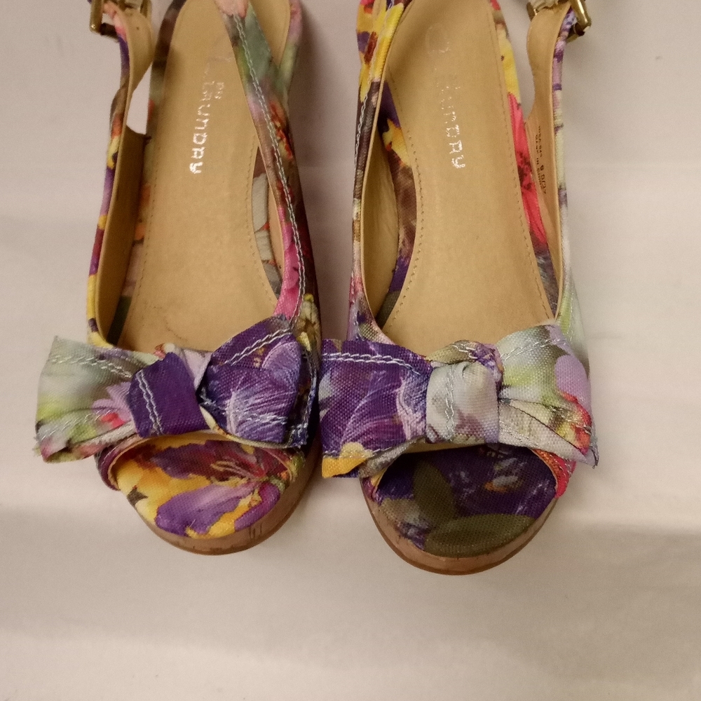 CL by Chinese Laundry Peep Toe 4" Wedge Floral Sandal Shoes Size 6.5